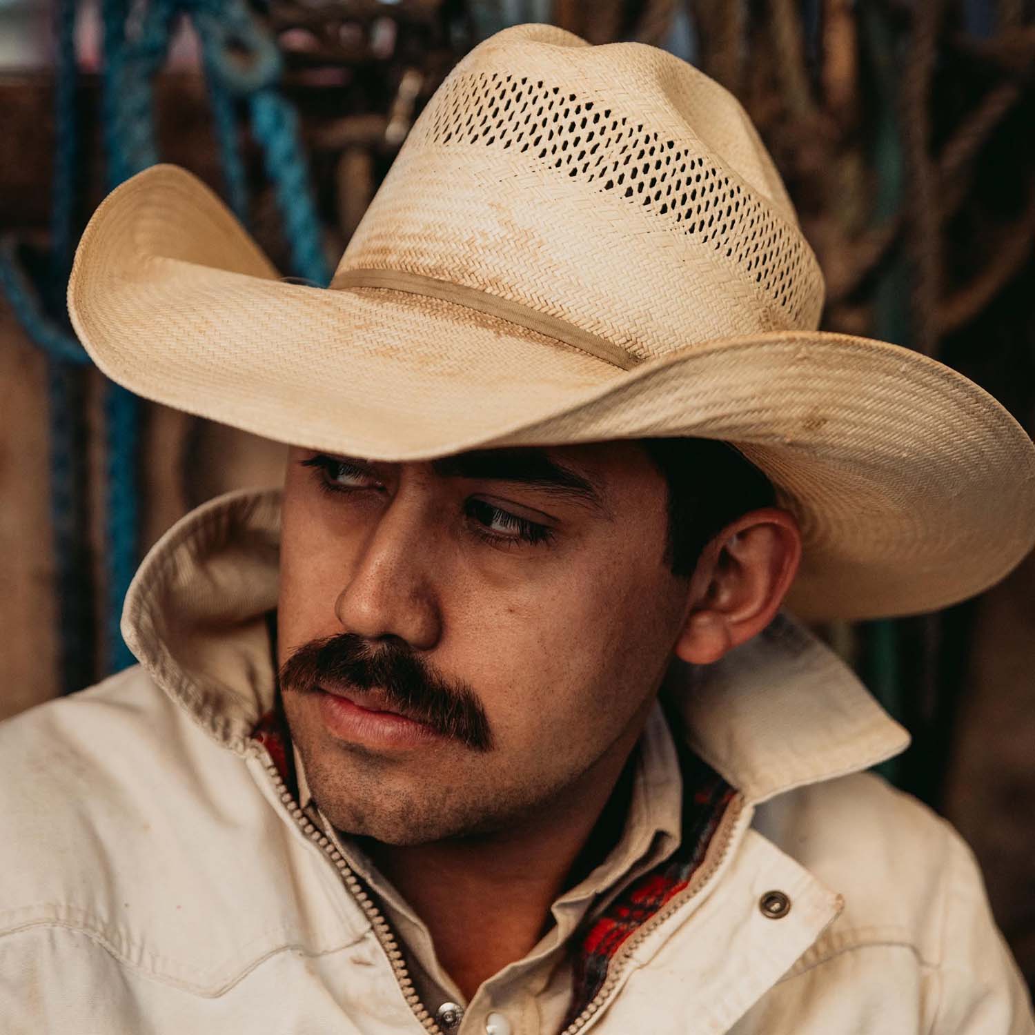 DUSTIN DE LA GARZA